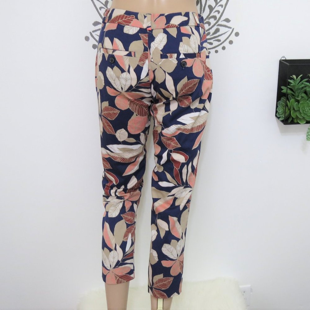 Banana Republic Navy Tropical Leaf Capris 00 - Picture 3 of 3